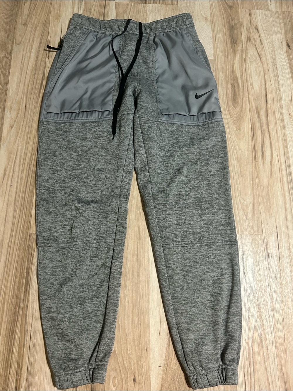 Nike Boys Grey Jogger Sweatpants with Contrast Pocket Panels